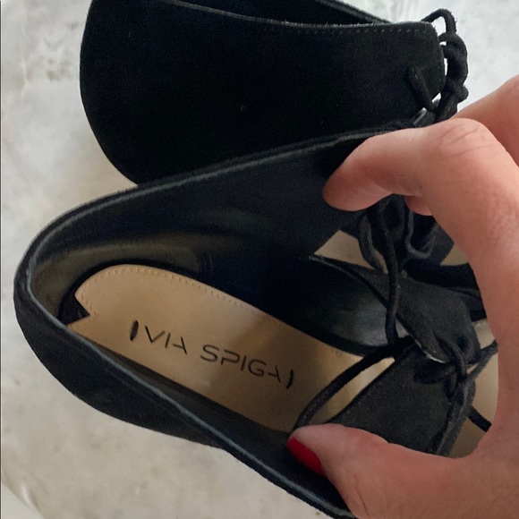 😍NWOT VIA SPIGA  ‘Vibe’ Black Suede Lace Up Booties - 8.5 - Picture 4 of 8